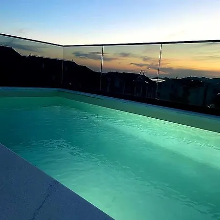 Vila 8 With Roof Pool *